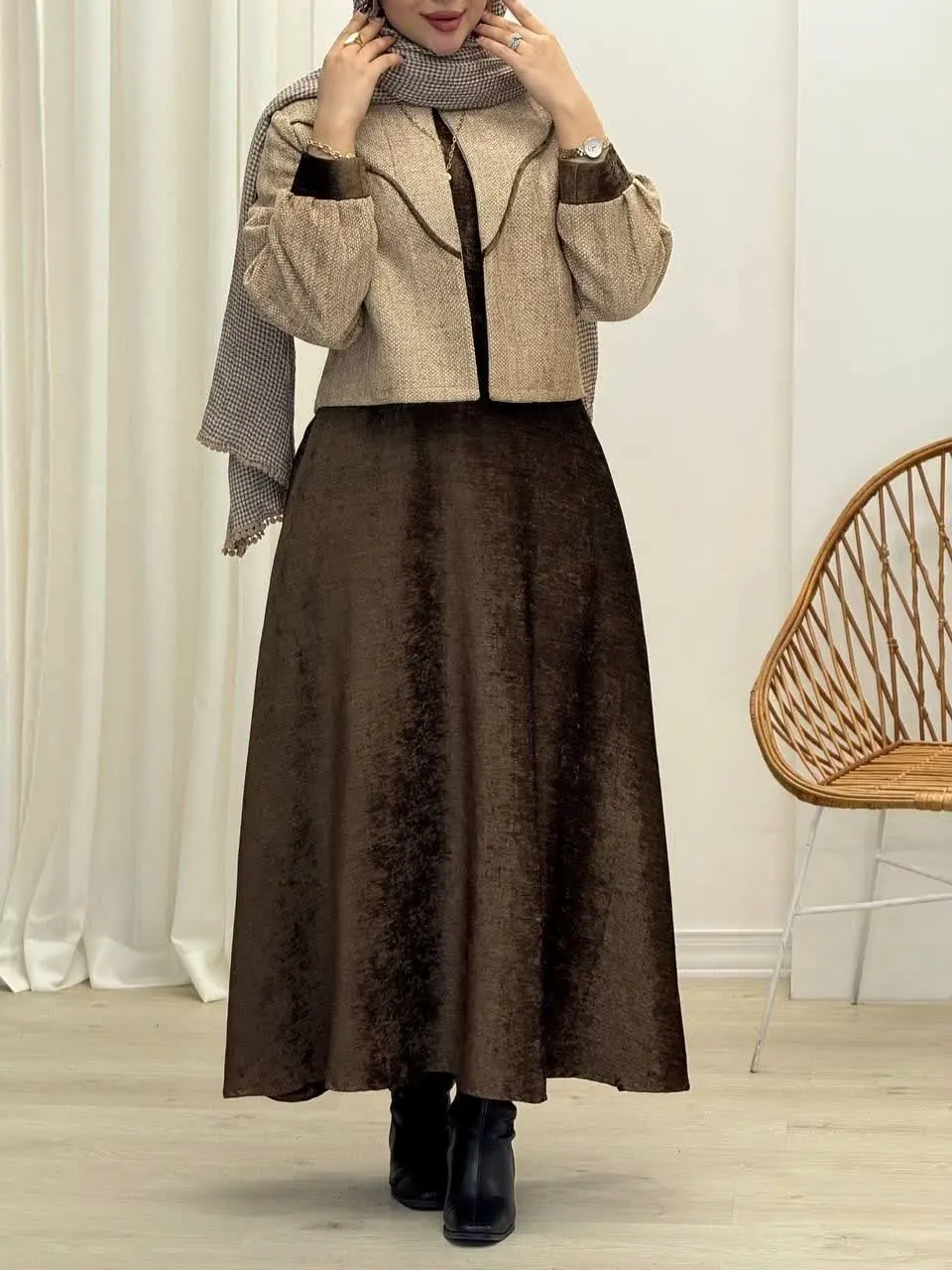 3557-کت و سارافون تانیا